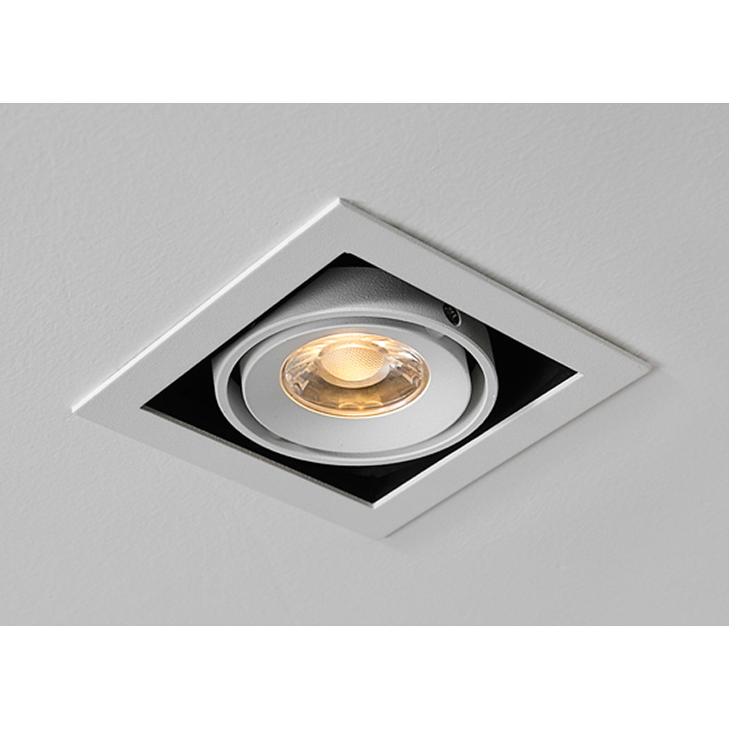CUBE SLIM LED Downlight – flexibel & farbtreu